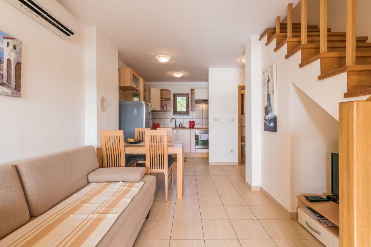 Apartments Insula Aurea Klimno Kamer foto